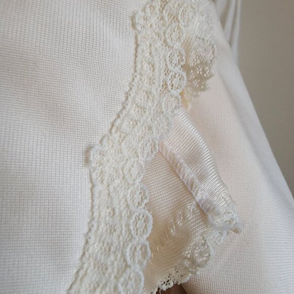 Vintage Ivory Full-Length Satin Nightgown with Lace Trim & Adjustable Straps - Picture 7 of 13